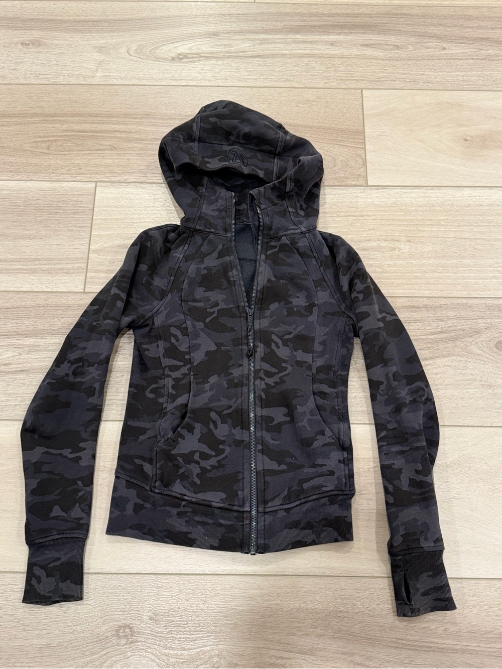 Lululemon Scuba Hoodie Light Cotton Fleece Incognito Camo Multi Grey Women 2